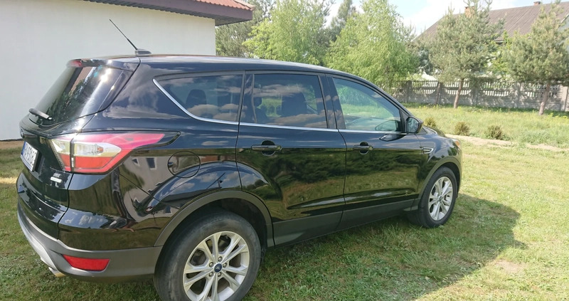 Ford Escape cena 68000 przebieg: 66000, rok produkcji 2017 z Skaryszew małe 56